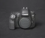 دوربین Canon 6D II بدنه دست دوم - تصویر 2