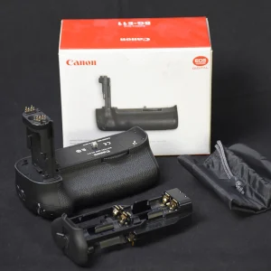 باتری گریپ Canon BG-E11 دست دوم