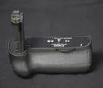 باتری گریپ Canon BG-E11 دست دوم - تصویر 4