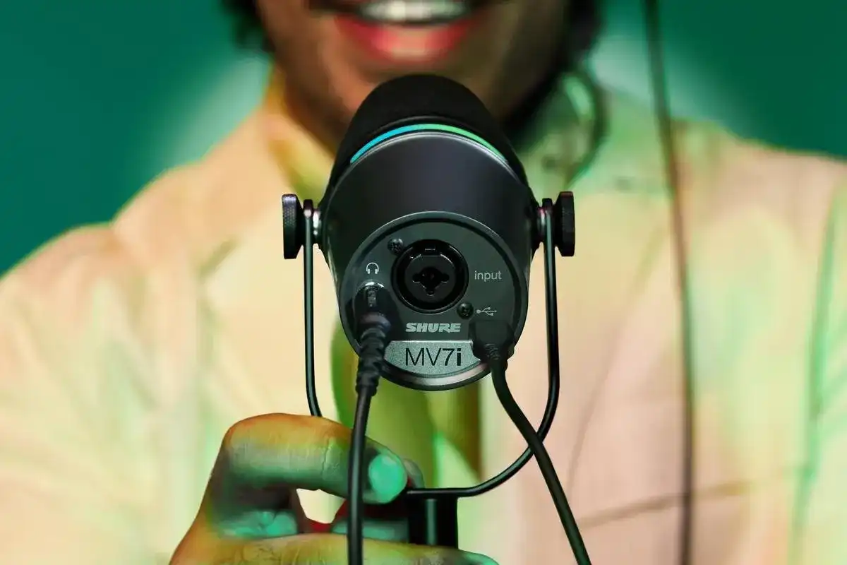 میکروفون MV7i