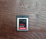 کارت حافظه SD ظرفیت 256GB برند Sandisk سرعت 1700MBS دست دوم