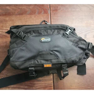کیف شانه آویز Lowepro دست دوم