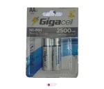 تصویر واضح از بسته باتری قابل شارژ Gigacell AA با زمینه سفید
