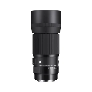 لنز ماکرو سیگما 105mm F2.8 DG DN Art مانت سونی E با هود نصب‌شده