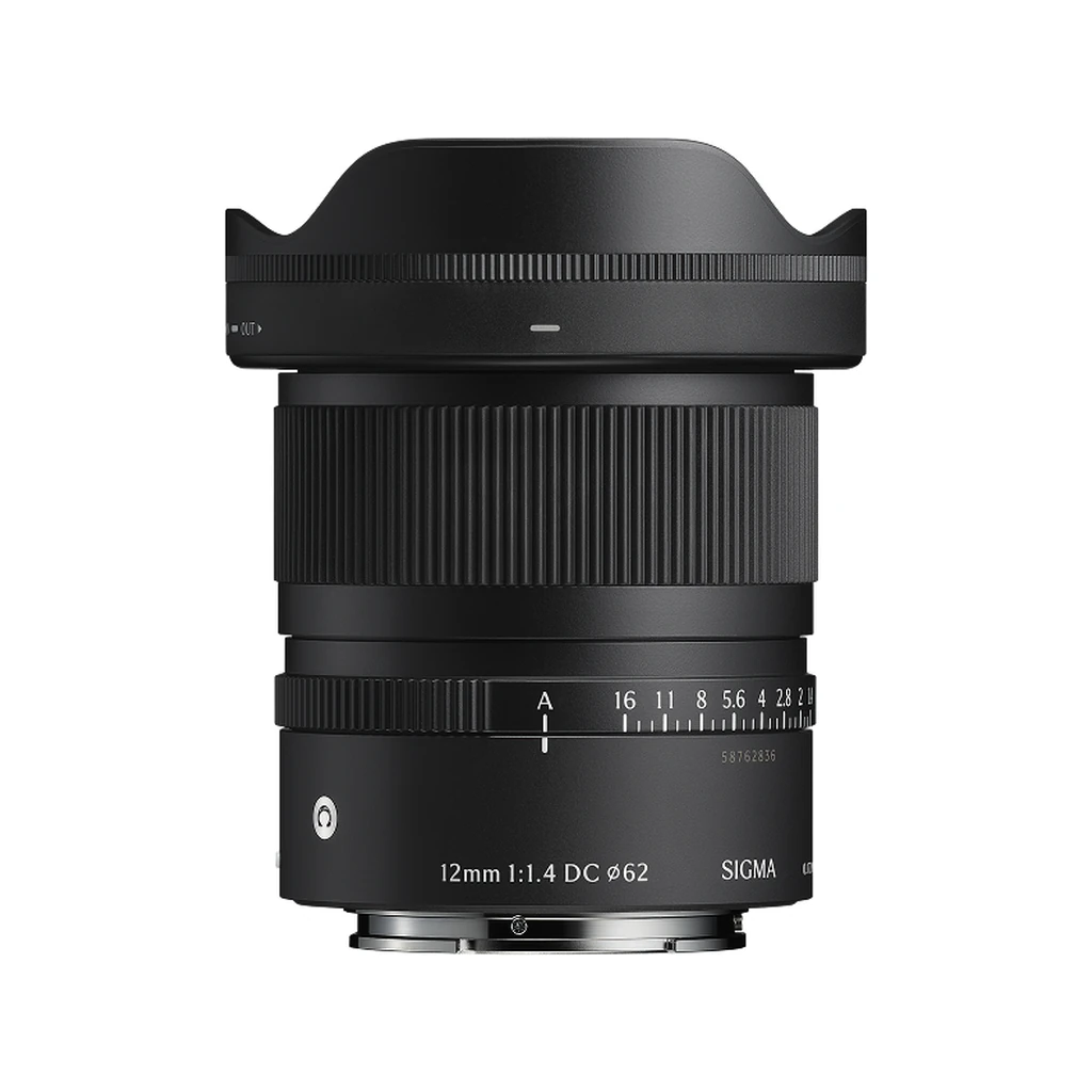 sigma-12mm-f1-4-dc-c-01-hero لنز پرایم واید سیگما 12mm F1.4 DC با هود نصبشده