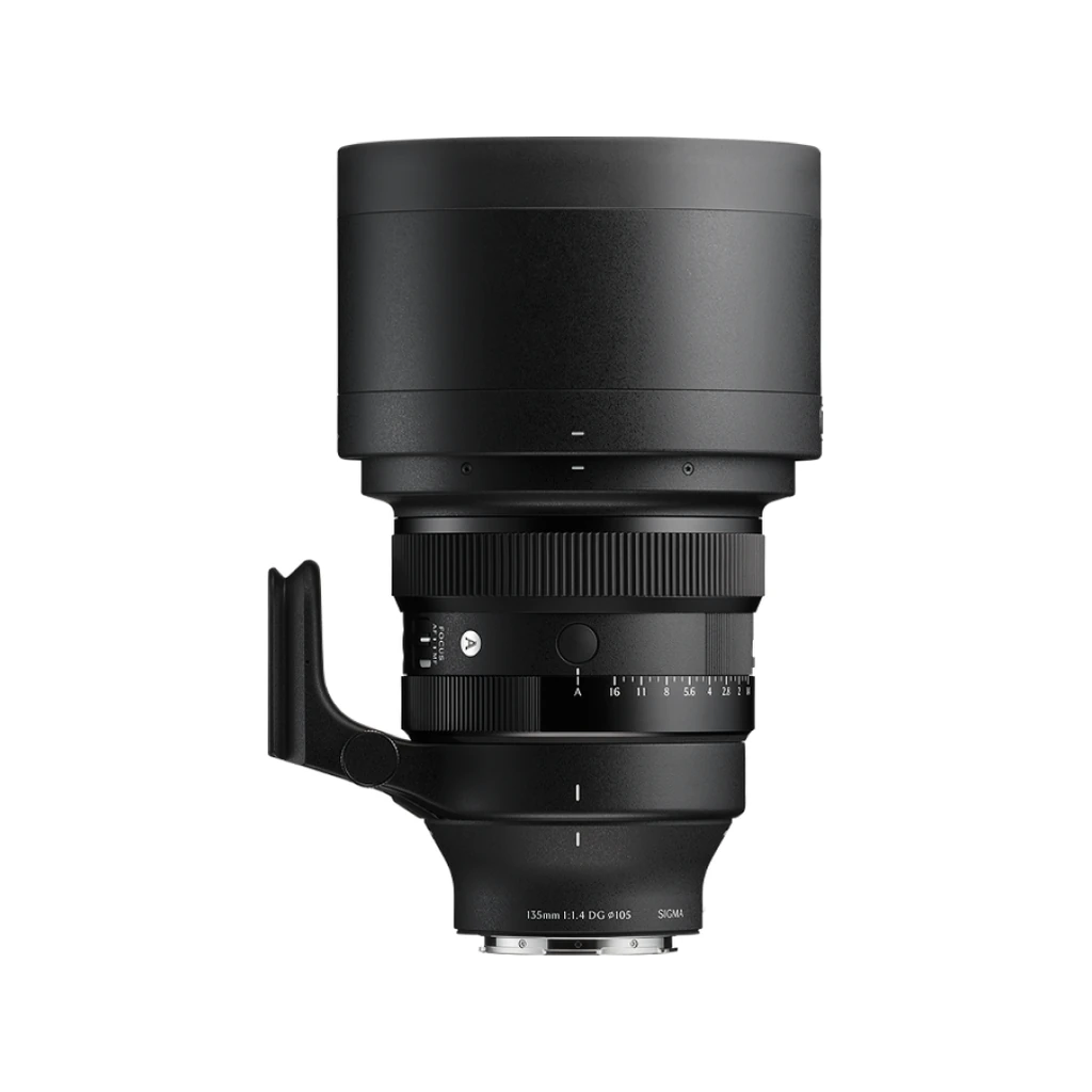 sigma-135mm-f1-4-dg-art-01-hero لنز پرتره سیگما 135mm F1.4 DG Art با هود و پایه سهپایه نصبشده