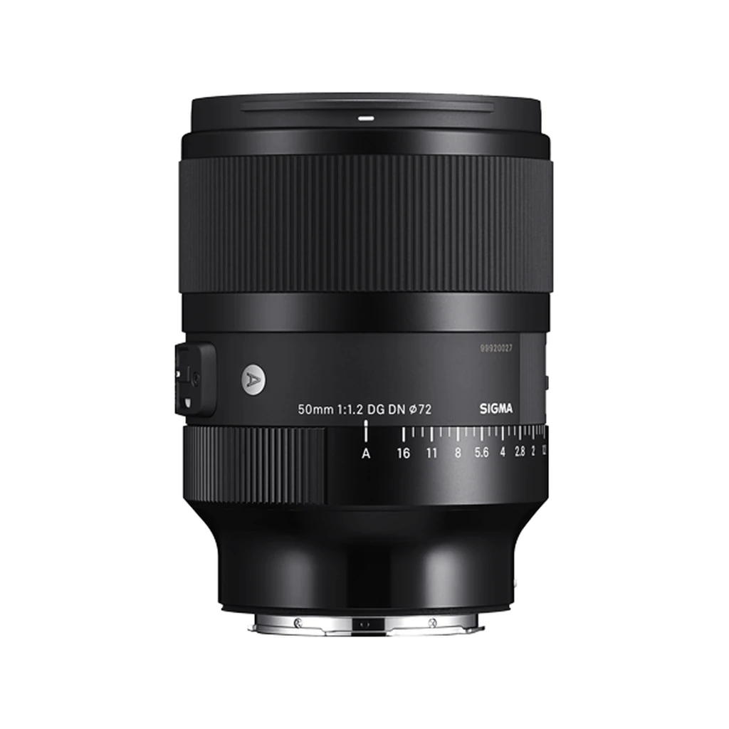 لنز سیگما Sigma 50mm F1.2 DG DN مانت Sony E 1 بدنه لنز سیگما 50mm F1.2 DG DN Art مانت سونی E با حلقه دیافراگم مدرج و کلیدهای روی بدنه