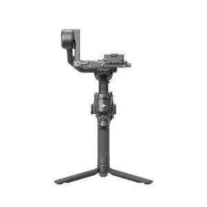 نمای کامل گیمبال DJI RS 4 با سه‌پایه روی زمینه سفید