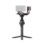 نمای پشت گیمبال DJI RS 4 همراه دوربین نمونه