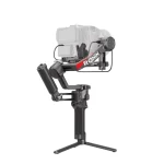 موتور فوکوس پرو نصبشده روی مجموعه گیمبال DJI RS 4 Pro Combo