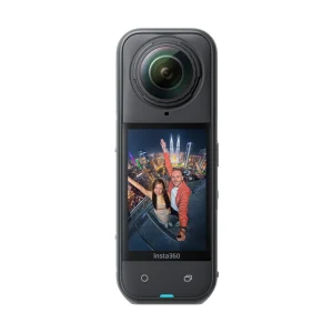 دوربین ۳۶۰ درجه Insta360 X5 رنگ مشکی از نمای روبه‌رو
