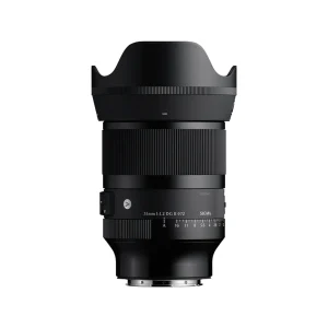 لنز سیگما 35mm F1.2 DG II Art مانت Sony E با هود پاپتی نصب‌شده