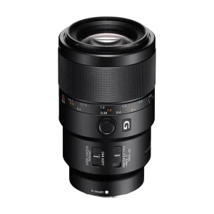 لنز ماکرو سونی Sony FE 90mm F2.8 Macro G OSS از نمای سه‌رخ